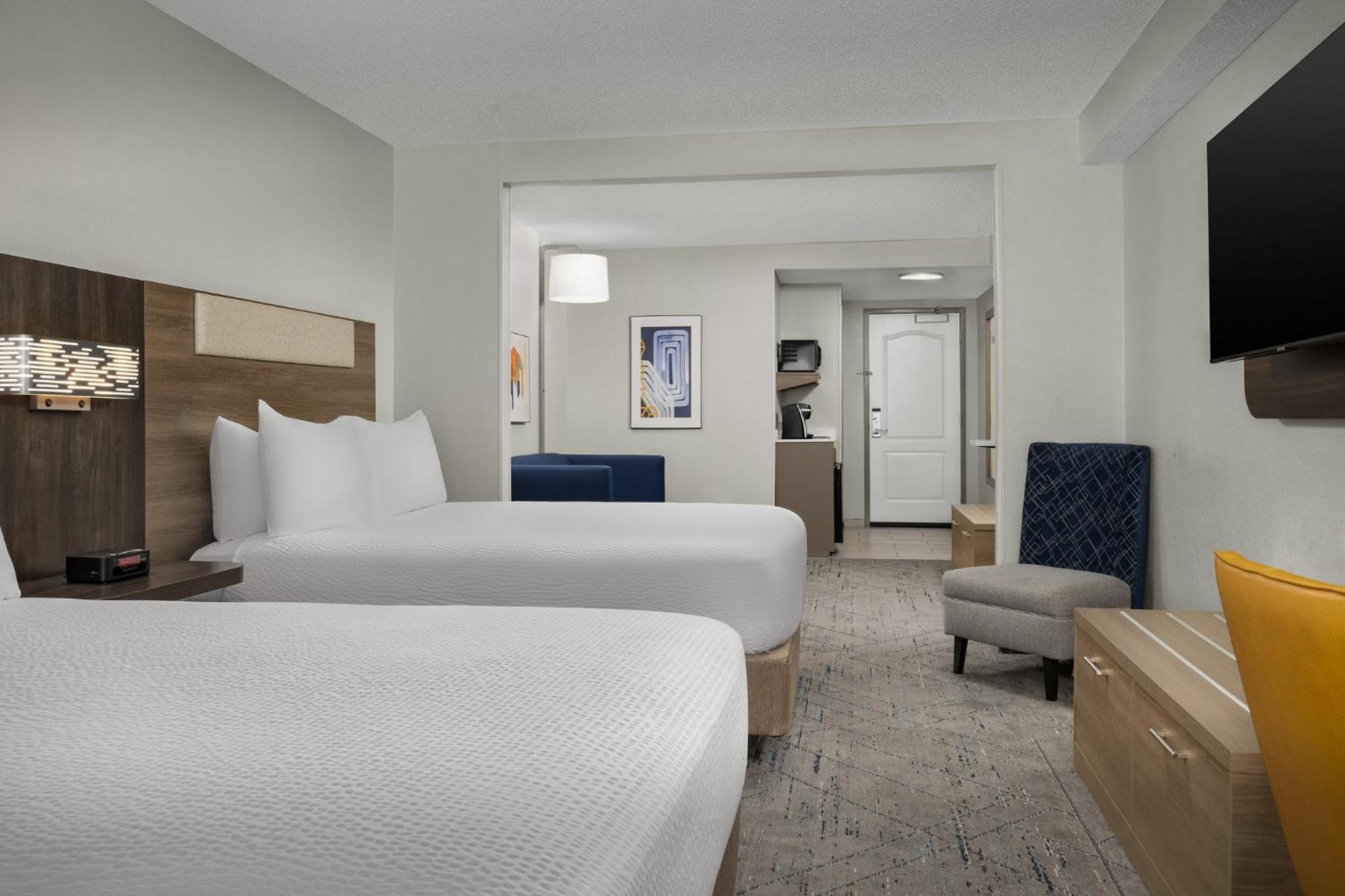 Holiday Inn Express Hotel & Suites Greensboro - Airport Area By Ihg מראה חיצוני תמונה