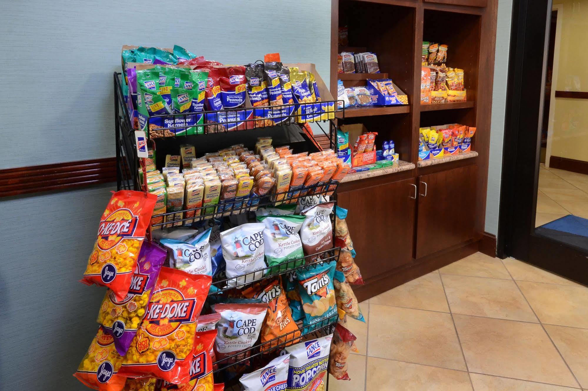 Holiday Inn Express Hotel & Suites Greensboro - Airport Area By Ihg מראה חיצוני תמונה