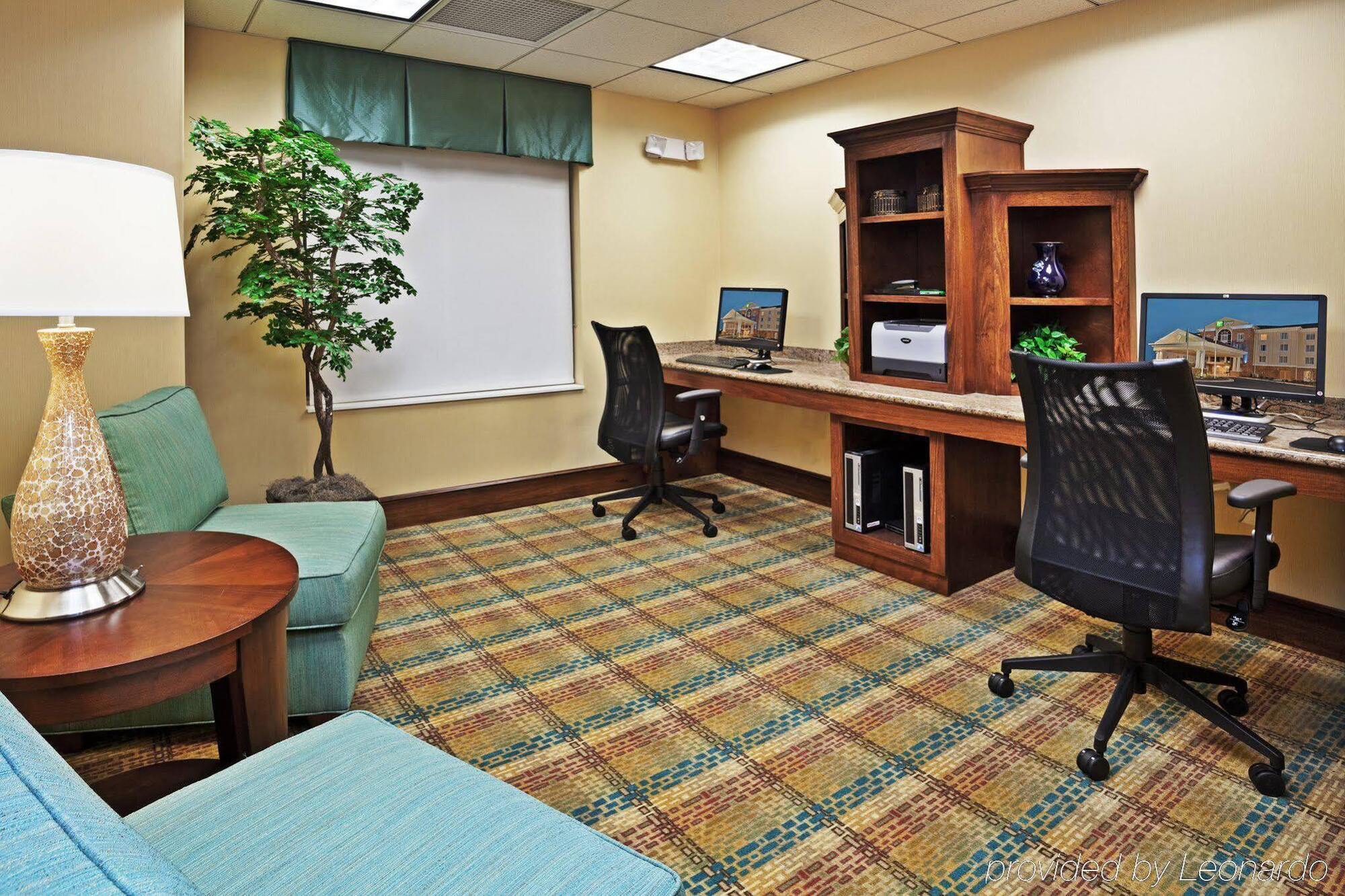Holiday Inn Express Hotel & Suites Greensboro - Airport Area By Ihg מראה חיצוני תמונה